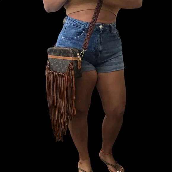 LOUIS VUITTON CROSSBODY - Picture 3 of 11